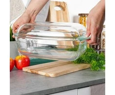 Karščiui atsparus stiklinis indas su dangteliu, 3+1,5 l