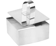 Plieninis formos žiedinis stūmoklio lankas indams formuoti tešlos kvadratą 8x8x4 cm