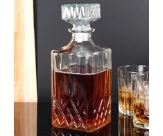 Stiklinis viskio dekanteris 900 ml