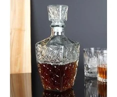 Stiklinis viskio grafinis 830 ml
