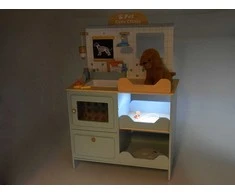 Jokomisiada Wooden Veterinary Clinic – Vet Clinic with Puppy + Accessories ZA5939