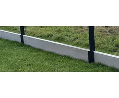 The foundation for the fence. 250 cm x 5 cm x 20 cm