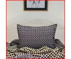 Glamžyto medvilninio audinio antklodės ir pagalvės užvalkalų patalynės komplektas - Antklodės užvalkalas 140x200 cm. + 1 pagalvės užvalkalas 50x70 cm. be užtrauktuko.