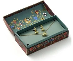 The Carat Shop Harry Potter Golden Snitch earrings + pakabukas