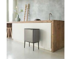 Šiukšlių dėžė Brabantia Bo Touch, 36 l, platinos spalvos