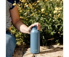 Quokka Solid – nerūdijančio plieno termo butelis 510 ml (akmens mėlynas)
