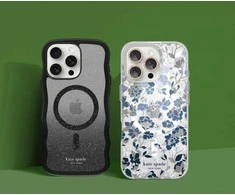 York Kate Spade Niujorko apsauginiai brangakmeniai MagSafe – dėklas, skirtas iPhone 16 (mėlyna gėlių lova)