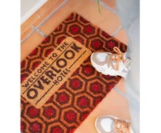 Other Brand Kitas prekės ženklas The Shining - The Overlook Hotel durų kilimėlis (40 x 60 cm)