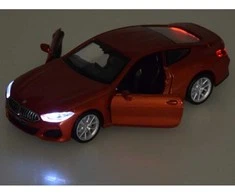 Jokomisiada Metalo automobilio modelis 1:35 BMW M850I kupė šviesos garsas ZA4612