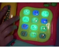 Jokomisiada Spalvingas mygtukinis telefonas groja melodijas ir šviesas ZA4625