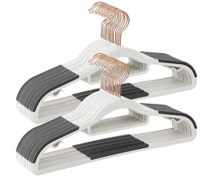 Songmics Plastikinių striukių pakabų rinkinys 30 vnt
