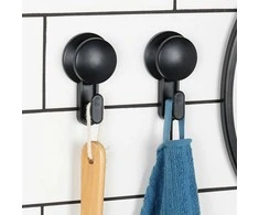 Bathroom Solutions Juodi siurbtukų kabliukai Vilde, 5,5 cm, 2 vnt.
