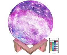 Naktinė lempa 3D mėnulis su RGB apšvietimu ir pulteliu, 15 cm