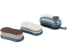 Cleaning brush with fluid dispenser