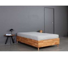 OAK BASE 120 Ąžuolinės Lovos rėmas : Apdaila - Aliejuota bespalviu linų sėmenų aliejumi, Čiužinio dydis - 120x200cm