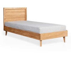 OAKY 90 Ąžuolinė Lova : Apdaila - Aliejuota bespalviu linų sėmenų aliejumi, Čiužinio dydis - 90x200cm, Kojos - Ąžuolinės, alyvuotos lovoms