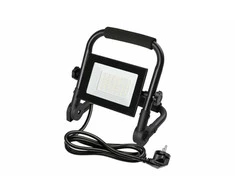 GTV Nešiojamas LED prožektorius NELI, 30 W, 2700 lm, 6400 K, IP65, juodas / LD-NELI30WP-64