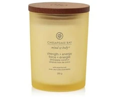 Chesapeake Bay Candle vidutinė žvakė – Strength &amp; Energy (Pineapple Coconut)