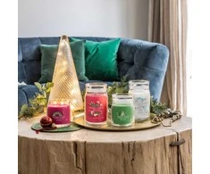 Yankee Candle Sparkling Winterberry kvepianti žvakė, 368 g