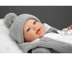 Arias Reborn lėlė kūdikis Daniela 45 cm – pilki rūbeliai, rankų darbo
