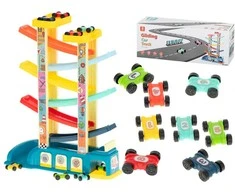 Garažas su nuvažiavimu + 8 automobiliai