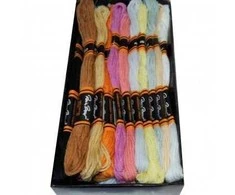 Medvilninių siuvinėjimo siūlų Muline RainBow® 24 pastelinių spalvų po 8 m rinkinys