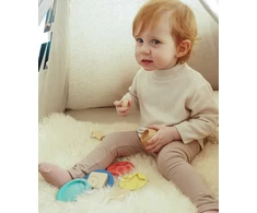 Medinė Tooky Toy dėlionė piramidė meškiukas su formomis