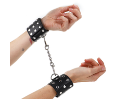 Kink Wrist Restraint KINK Adjustable Juodas Wrist Restraints with Rivet Detail 19-24cm x 5.5cm