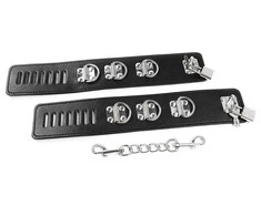 OHMAMA Fetish Adjustable Hasp-Style Ankle Restraints PVC/Metal Juodas