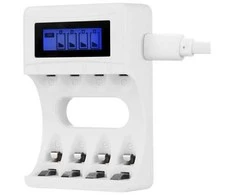 USB baterijų įkroviklis DELTACO 4xAA/AAA Ni-MH/Ni-Cd baterijoms, pridedamos 4x AAA baterijos, baltas / C704A4-4xAAA