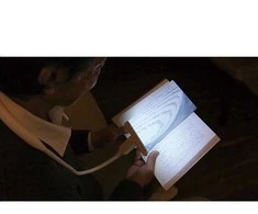 Pastatomas didinamasis stiklas su ištraukiamu stačiakampiu lęšiu ir LED pašvietimu 2x