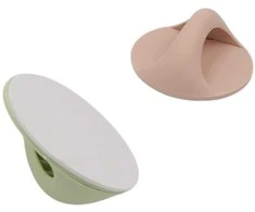 Plastikinė baldų rankenėlė ( 8.5 cm)