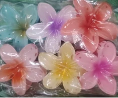 Plaukų segtukai – gėlytės 8 cm (6 vnt.)