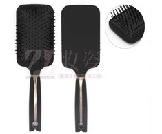 Plaukų šepetys su ergonomine rankena TR2147E