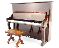 Pianinas su kėdute