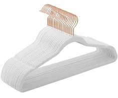 Leobert Aksominės pakabos, baltos, 20 vnt. - CRF026W01