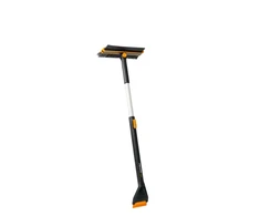 Teleskopinis automobilinis pasukamas sniego šepetys su grandikliu Fiskars X-series