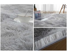 Rebiko Minkštas šiurkštus triušio pliušinis kilimas šviesiai pilkas 60x90cm minkštas gražus