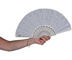 Vėduoklė balta su ornamentais 45 cm