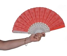 Vėduoklė raudona su ornamentais 45 cm