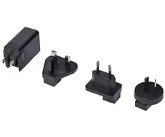 Urban Armor Gear UAG 3in1 kelioninis įkroviklis 15W, suderinamas su „MagSafe“, laidai, kištukai ir organizatorius pridedami (juoda)