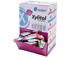 Miradent XYLITOL becukrė kramtoma guma su ksilitoliu dėžutėje, 200 x 2 vnt.