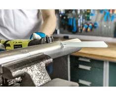 230 mm universalus stūmoklinis pjūklas (medienai, į medieną panašioms medžiagoms, metalui