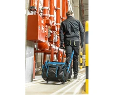 Assembly bag on wheels