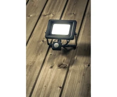 LED prožektorius iNEXT su judesio jutikliu 30W 2400lm, PF>0,9, RA>80, IP65, 120°, 6400K, j