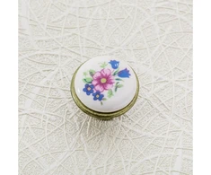 Porcelain knob J4 antique brass R-pink flower