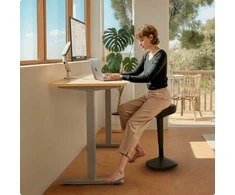 Elektrinis reguliuojamo aukščio stalas Desktronic HomeOne Bambukas/Pilkas, 140x70cm, Dvigubas motoras, USB ir USB-C įkrovimo lizdai