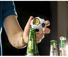 Butelių atidarytuvas su šaldytuvo magnetu „Futbolo kamuolys“
