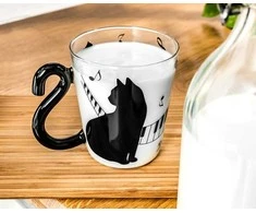 Katės stiklas su uodegos rankena