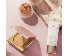 Elizabeth Arden Arden Maq pudra „Flowless Finish Skincar“.